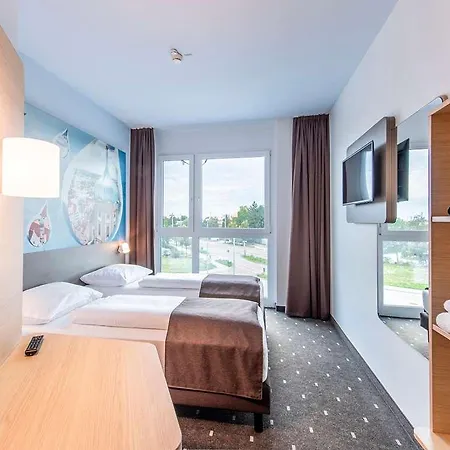 Hotel Augsburg-nord 2*